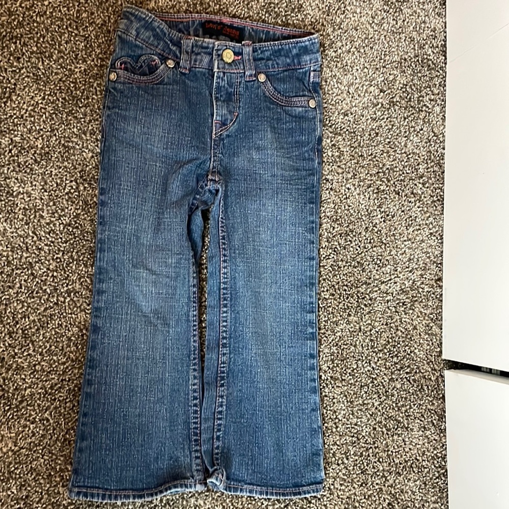 Boot cut Levi’s jeans 3T heart pockets